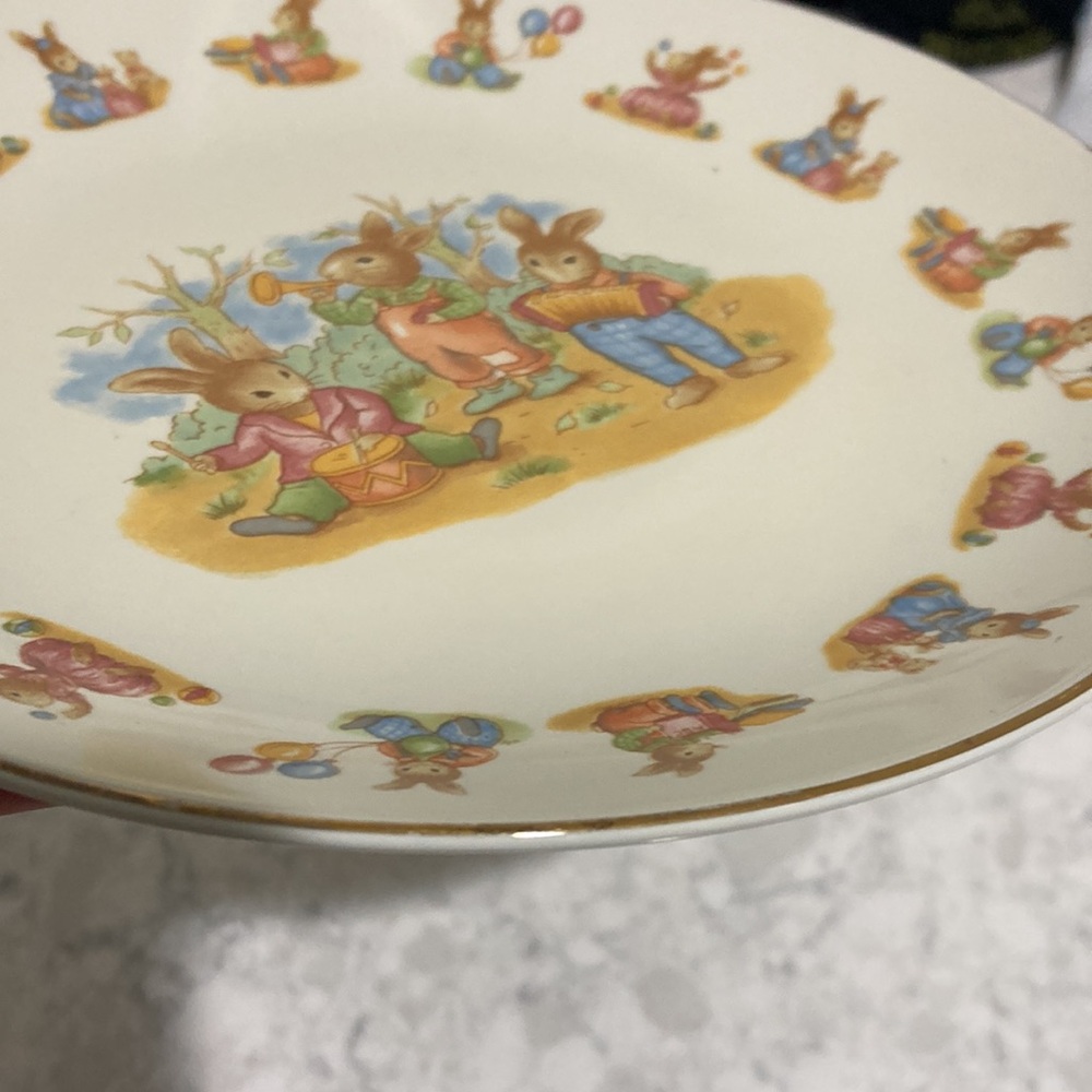 Vintage Mount Clemens brand children’s bunny pottery